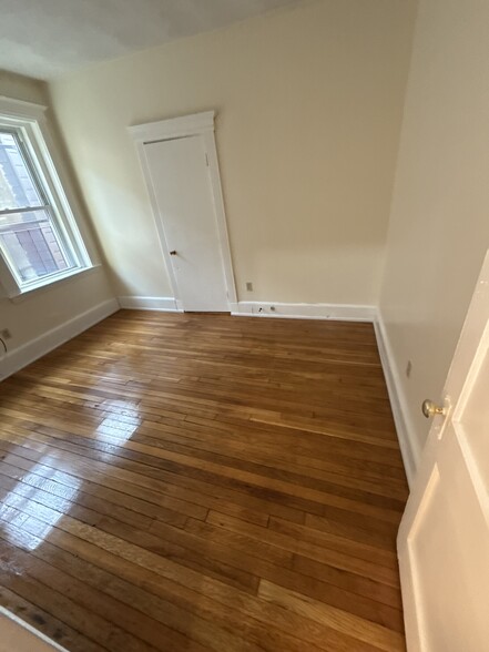 Apt 19 - 468 Park Dr
