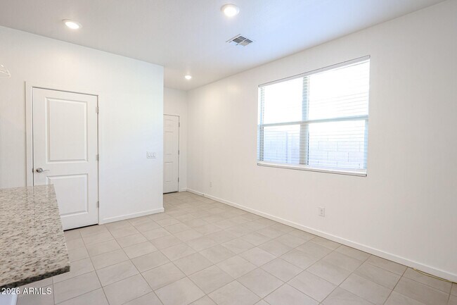 Building Photo - 14220 W Willow Ave