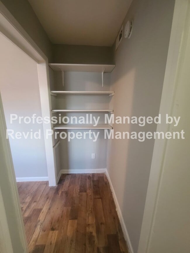 Building Photo - 3 Bedroom Home in Frayser!