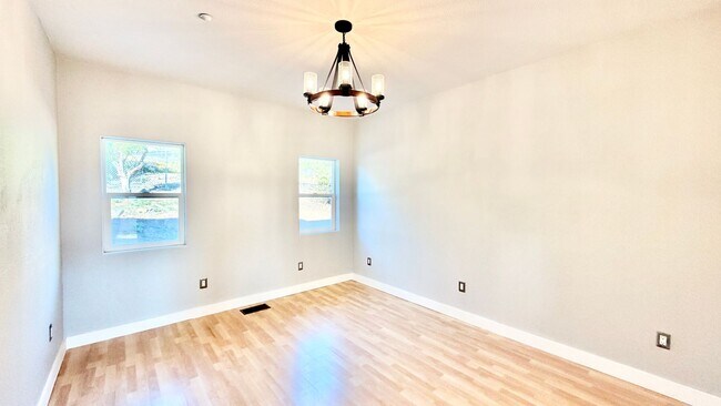 Building Photo - Spacious Two-Story Country Home with Amazi...