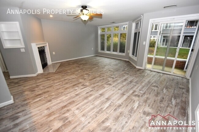 Building Photo - 1121 Lake Heron Dr