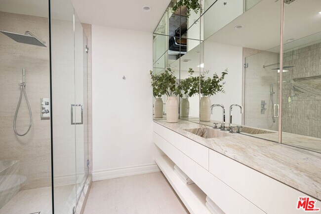 Building Photo - 1121 Tower Rd