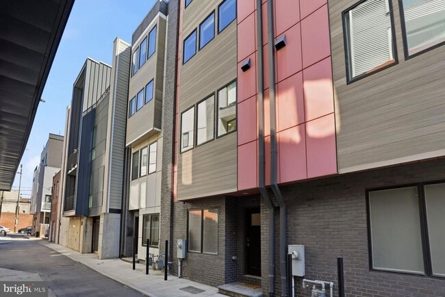 Building Photo - 611 N Galloway St