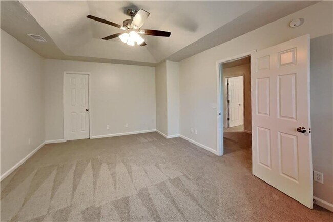 Building Photo - 1800 Baynard Ct NW