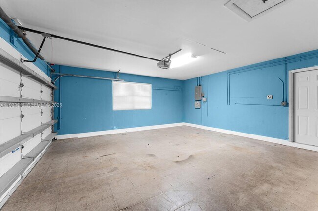 Building Photo - 15016 SW 139th Ave