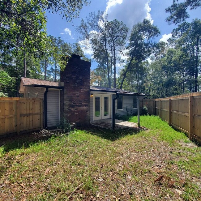 Building Photo - Southern Comfort Living: Exquisite 3BR/2BA...