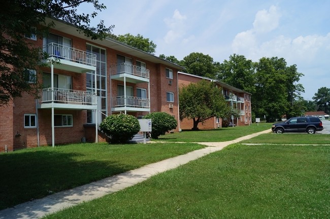 Primary Photo - Charles Landing Apartments