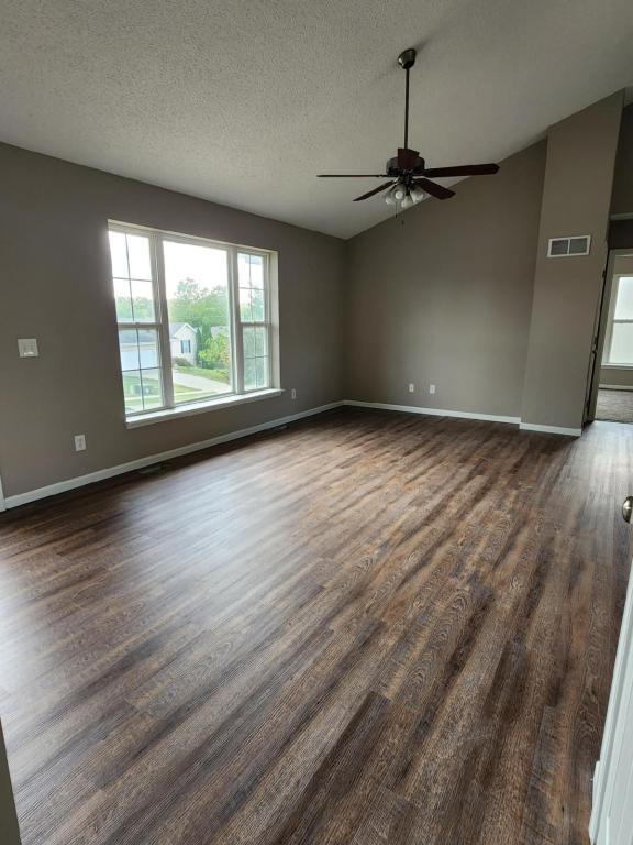 Building Photo - 2224 Chanticleer