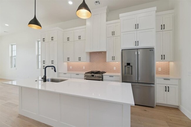 Building Photo - 18829 Selah Wy