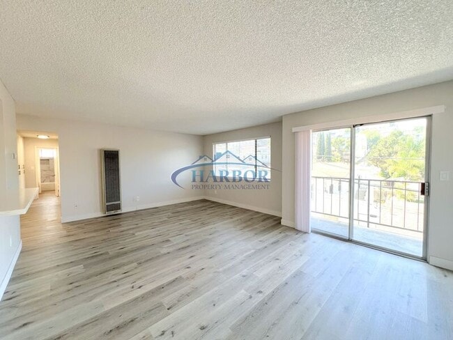 Building Photo - 2315 S Grand Ave