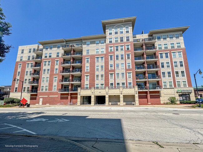 Building Photo - 656 Pearson St