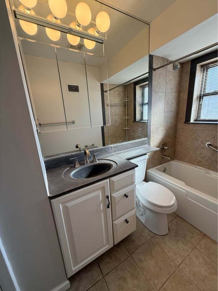 Building Photo - 7939 Lafon Pl