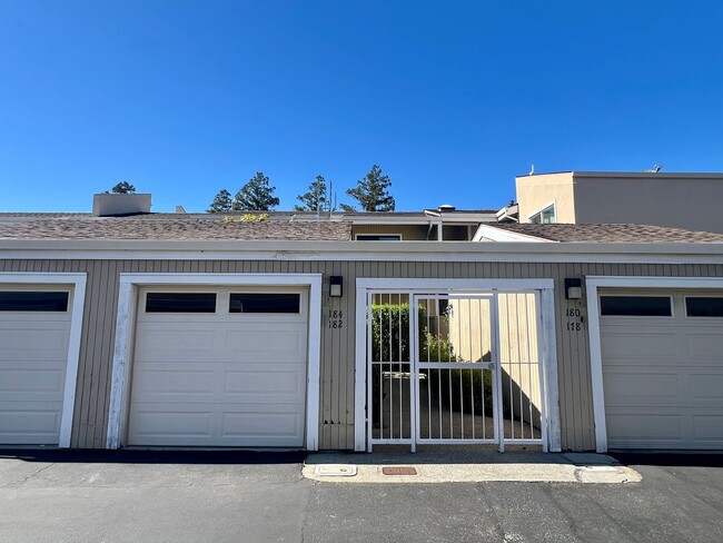 Primary Photo - Stunning, spacious and large Milpitas cond...
