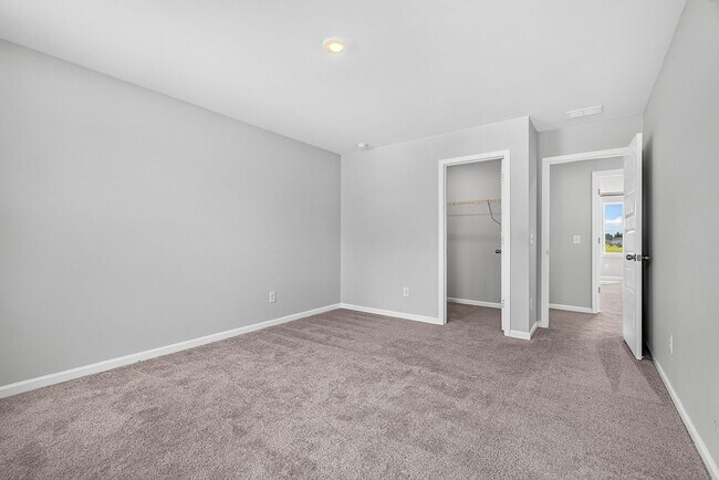 Building Photo - 204 Lake Minsi Dr