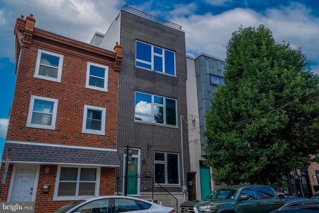 Building Photo - 719 E Thompson St