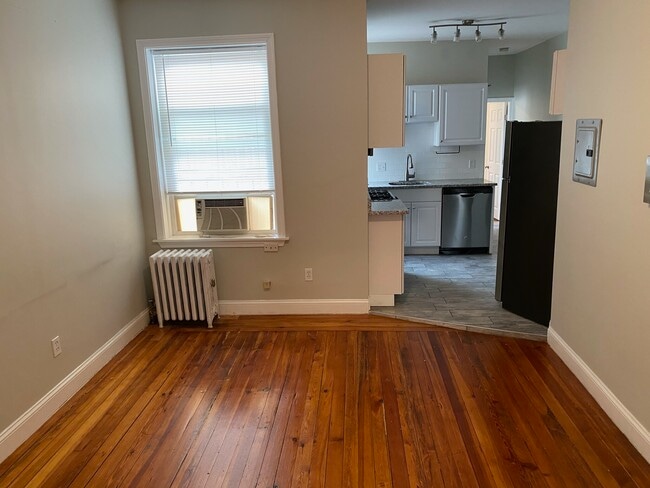 Primary Photo - 36 Anderson St