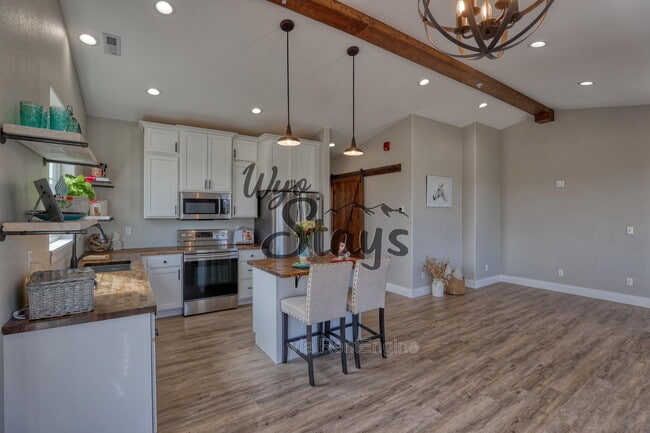 Building Photo - 847 Lincoln Dr