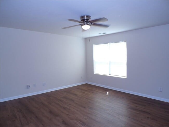 Building Photo - 38 Middlebrook Dr