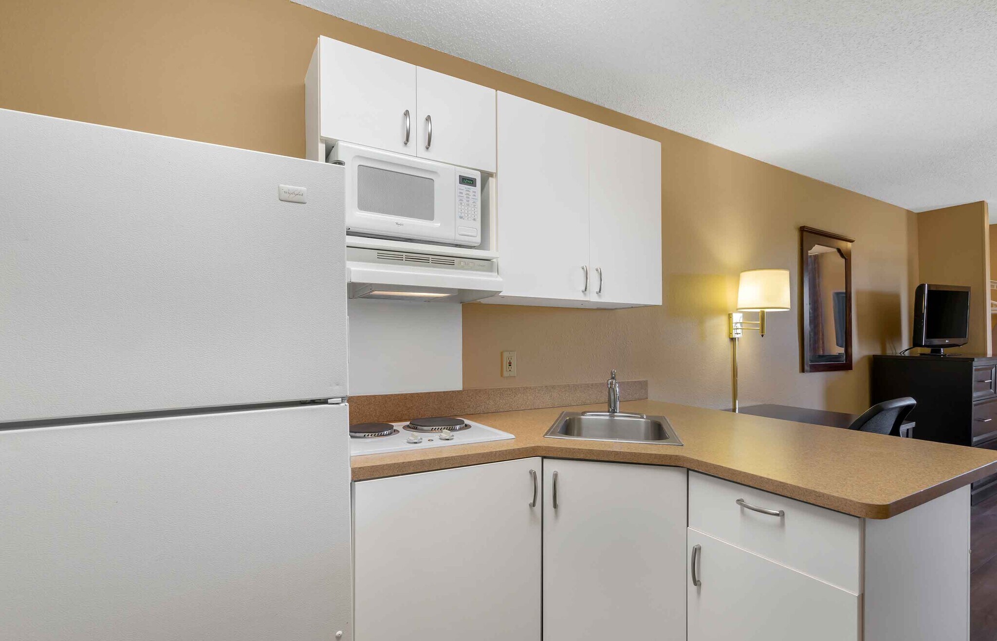 Building Photo - Furnished Studio-St. Petersburg - Clearwat...