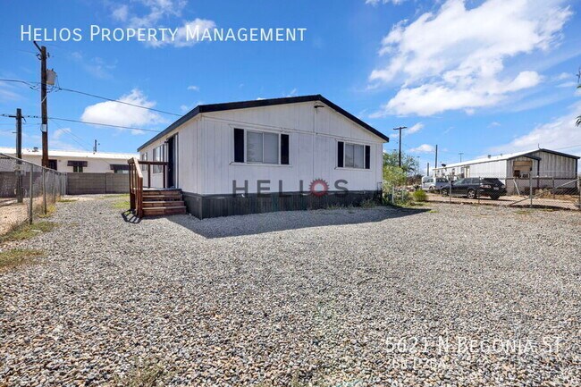 Building Photo - 5621 N Begonia St