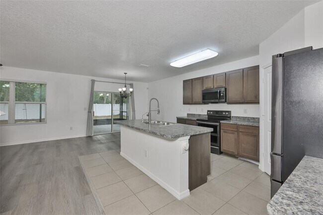 Building Photo - 5461 Magdalene Wy