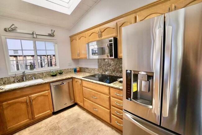 Building Photo - 1351 Egret Dr