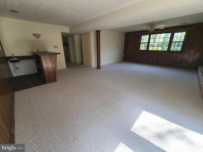 Building Photo - 8812 Danewood Dr