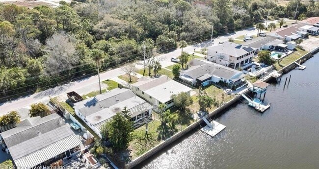 Building Photo - 12527 1st Isle