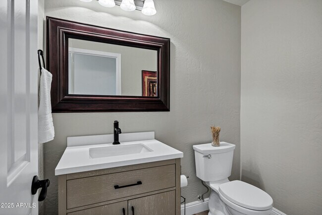 Building Photo - 13744 E Lupine Ave