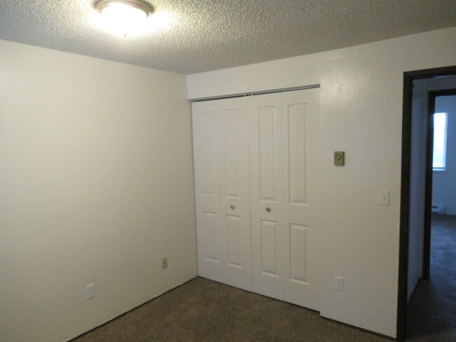 Building Photo - Nice Clean 2 bedroom in S. Salem