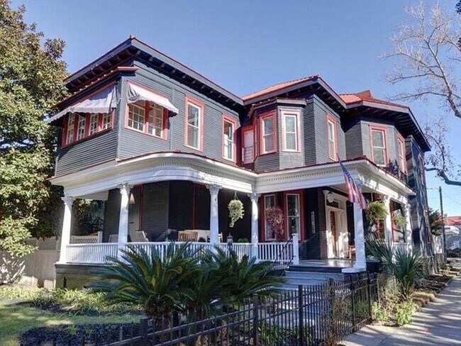 FRONT VIEW - 120 W 37th St