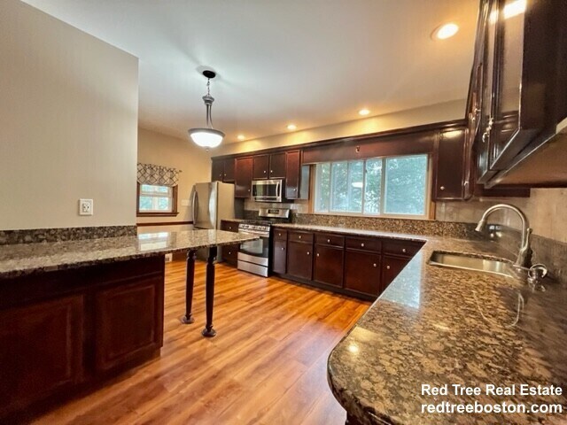 Building Photo - 183 Cottage Park Rd