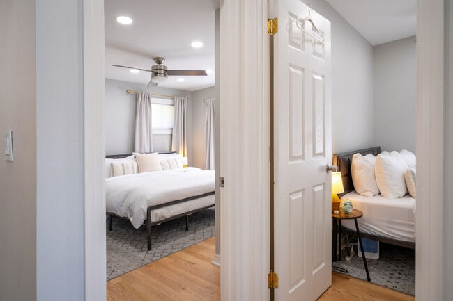 Building Photo - 525 Circle Dr