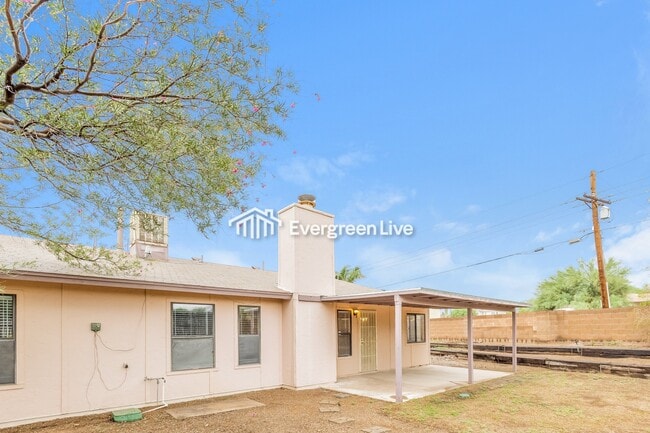 Building Photo - 5990 N Eden Brook Lane