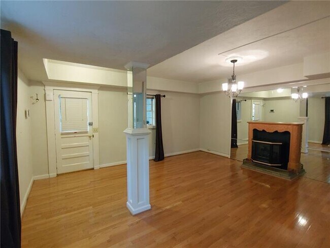 Building Photo - 76 Laurel Forest Cir NE