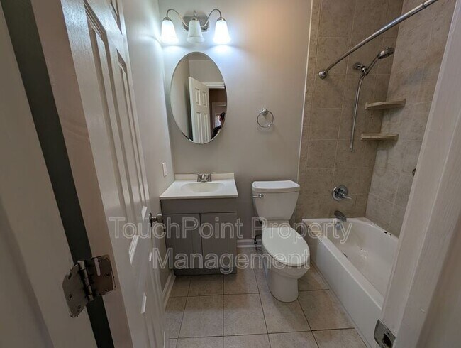 Building Photo - 3331 Donovan Pl