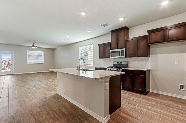 Building Photo - 51025 Sand Verbena Ave