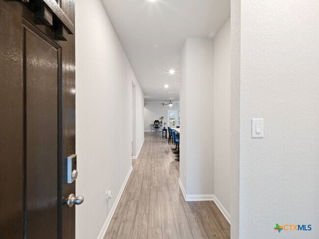 Building Photo - 3073 Charyn Wy