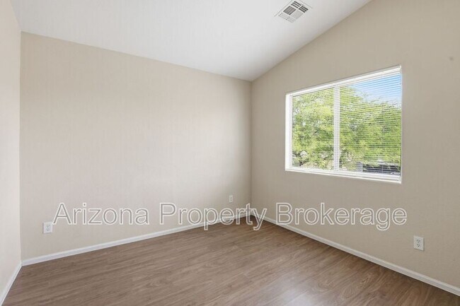 Building Photo - 435 W Corriente Ct