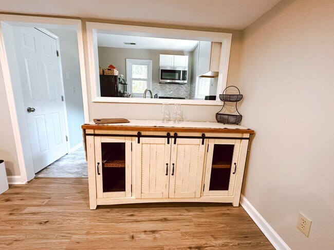 Building Photo - 1408 Highland Trl