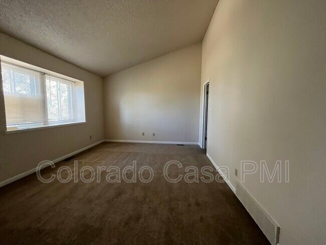 Building Photo - 3450 Foxridge Dr