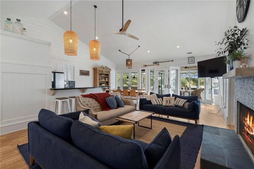 Building Photo - 61 View Point Dr