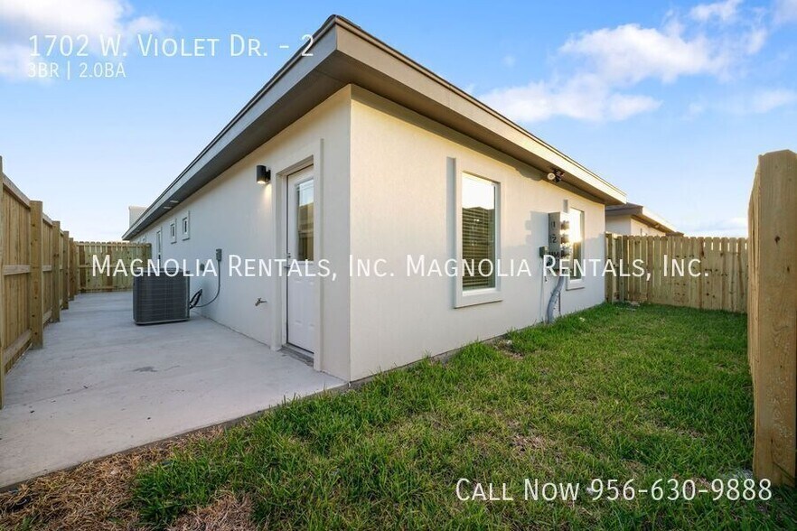 Building Photo - 1702 W Violet Dr