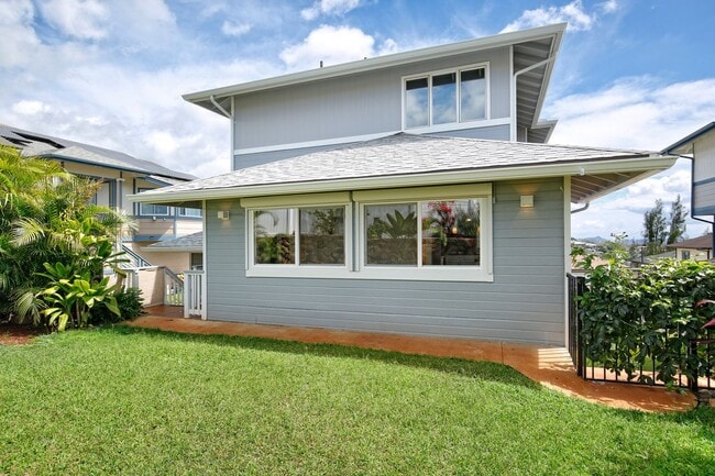 Building Photo - Convenient Location with AC and Solar Photovoltaic