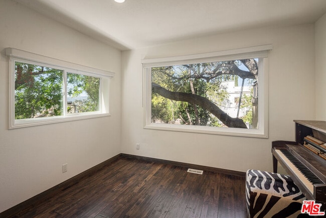 Building Photo - 4713 Bedel St