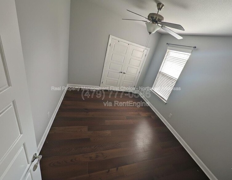 Building Photo - 431 Linda Ln