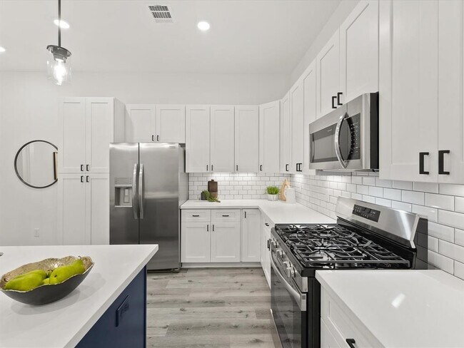 Building Photo - 4018 Northfield Ln