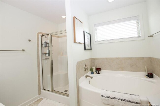 Building Photo - 5415 Nessee St