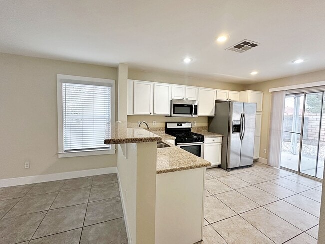 Building Photo - SINGLE STORY 3 BEDROOM HOME IN HENDERSON