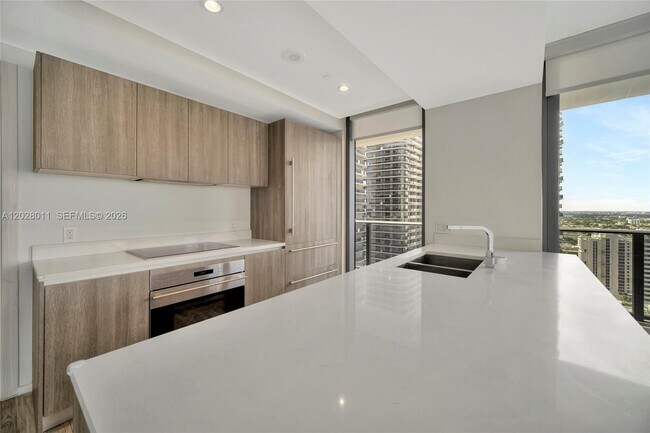 Building Photo - 801 S Miami Ave